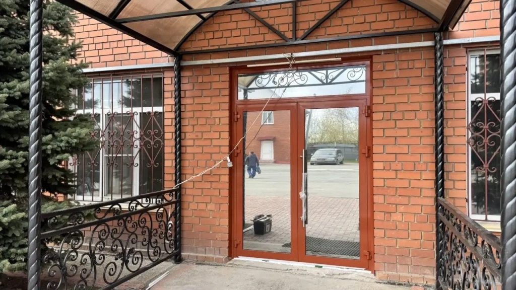 Алюминиевые конструкции на объекте кондитерской фабрики в Челябинске